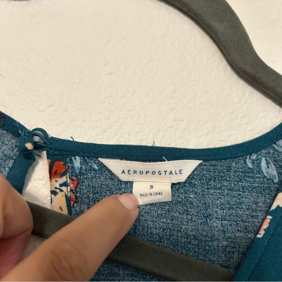 Aeropostale Long Sleeve Floral Wrap-Front Romper Size Small - Picture 11 of 16